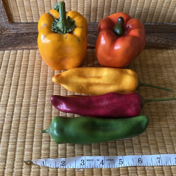 🆕ARTIFICIAL PEPPER BUNDLE: VARIOUS - Picture 2 of 3
